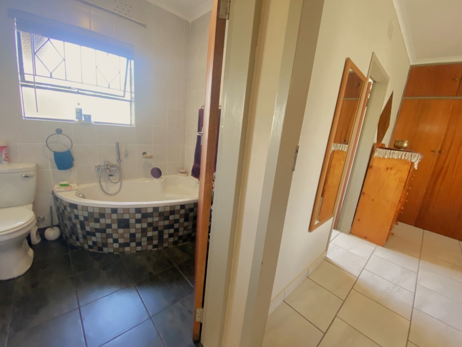 3 Bedroom Property for Sale in Breaunanda Gauteng