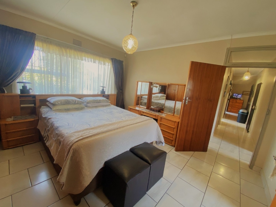 3 Bedroom Property for Sale in Breaunanda Gauteng