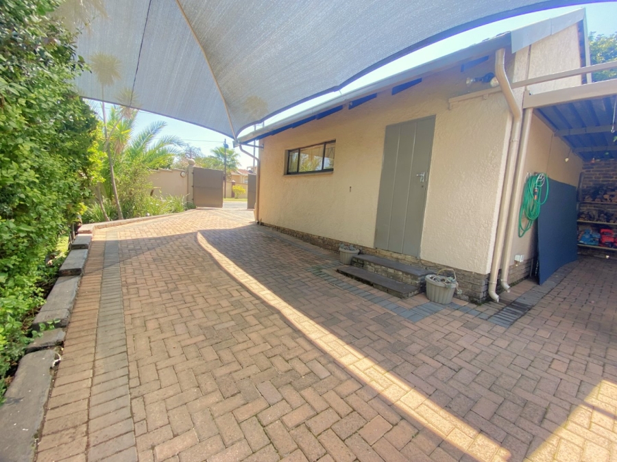 3 Bedroom Property for Sale in Breaunanda Gauteng