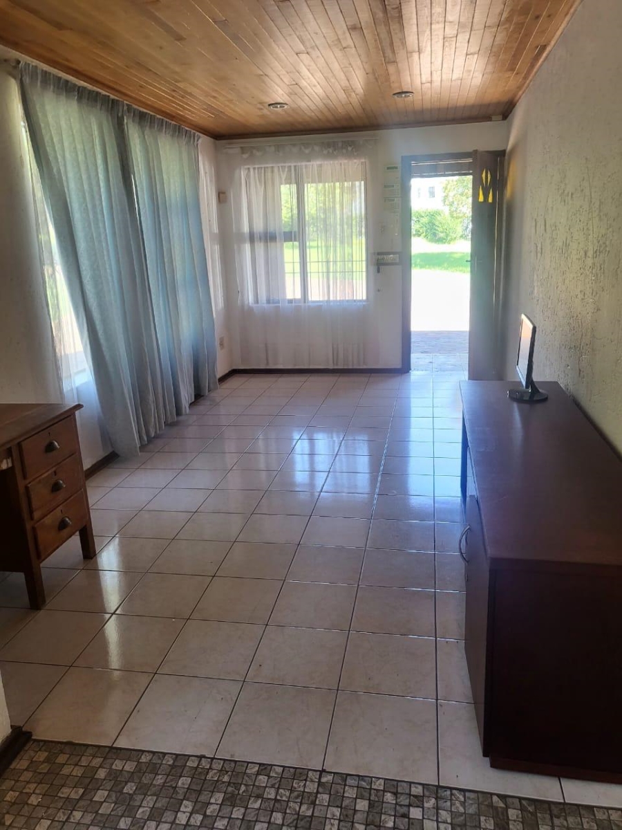 To Let 2 Bedroom Property for Rent in Ruimsig Gauteng