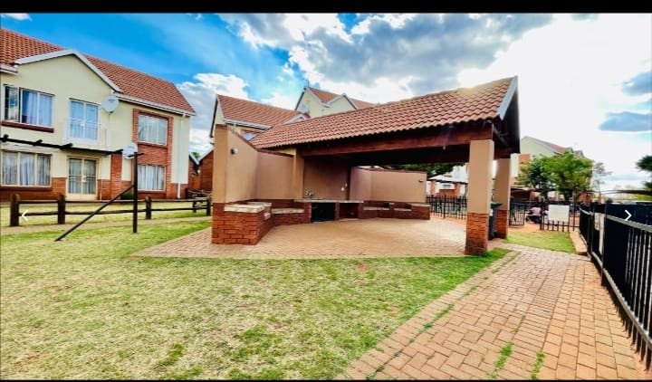 To Let 2 Bedroom Property for Rent in The Orchards Gauteng