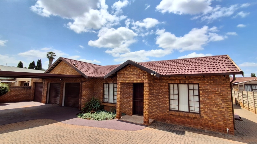 4 Bedroom Property for Sale in Doornpoort Gauteng