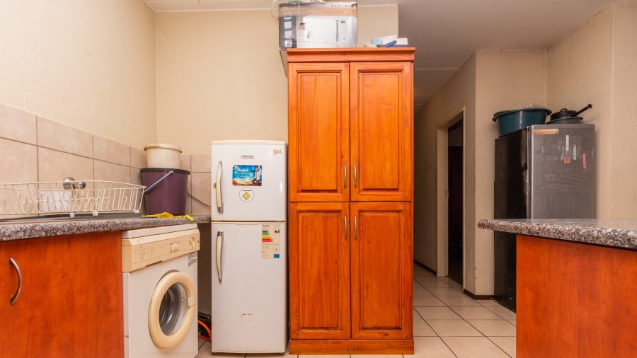 2 Bedroom Property for Sale in Comet Gauteng