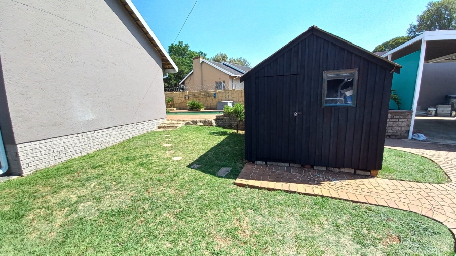 3 Bedroom Property for Sale in Witpoortjie Gauteng