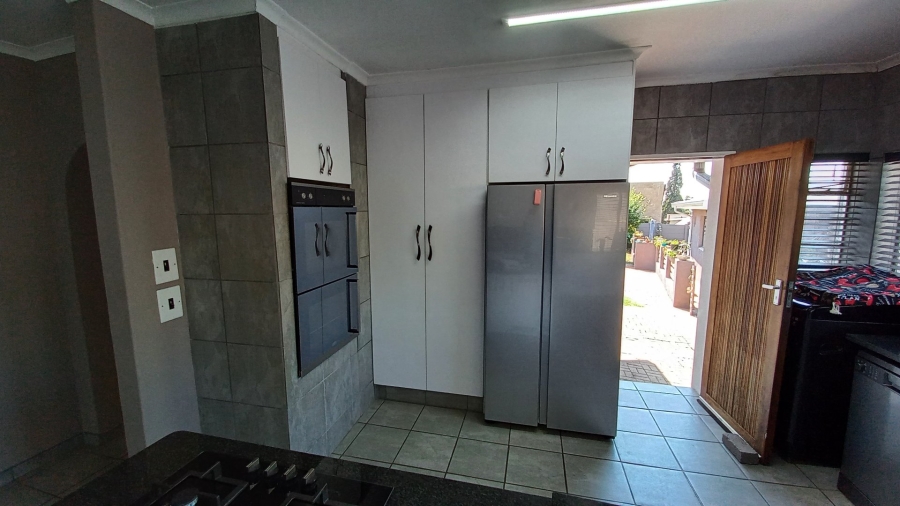 3 Bedroom Property for Sale in Witpoortjie Gauteng