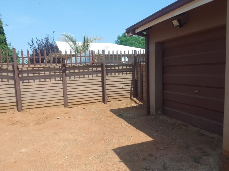 To Let 3 Bedroom Property for Rent in Rensburg Gauteng