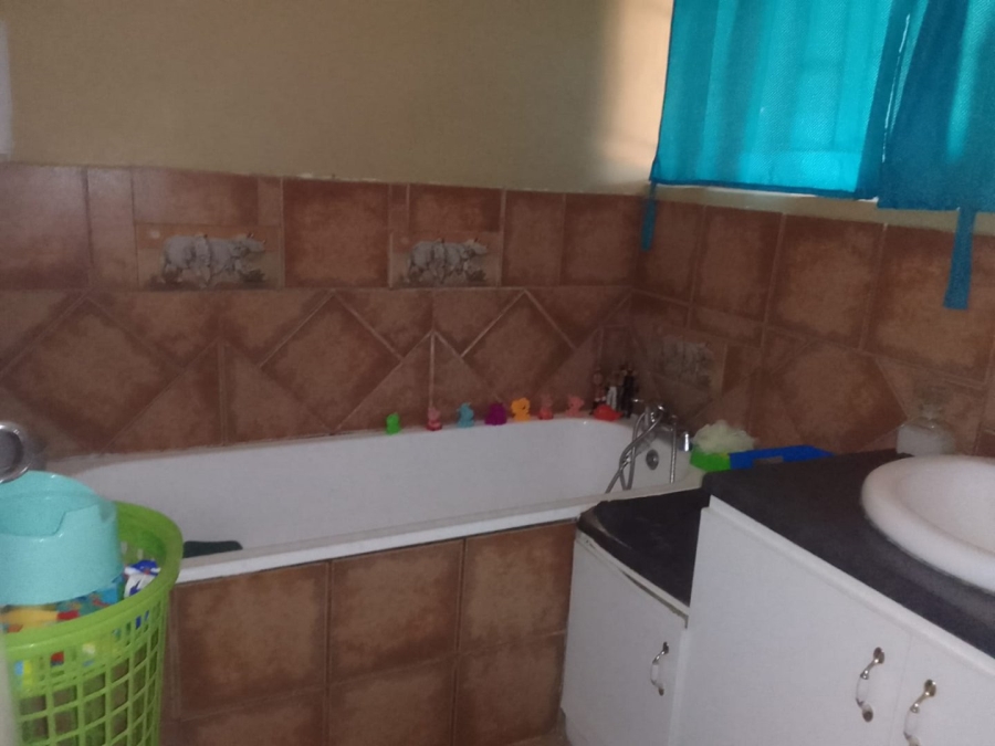 To Let 3 Bedroom Property for Rent in Rensburg Gauteng