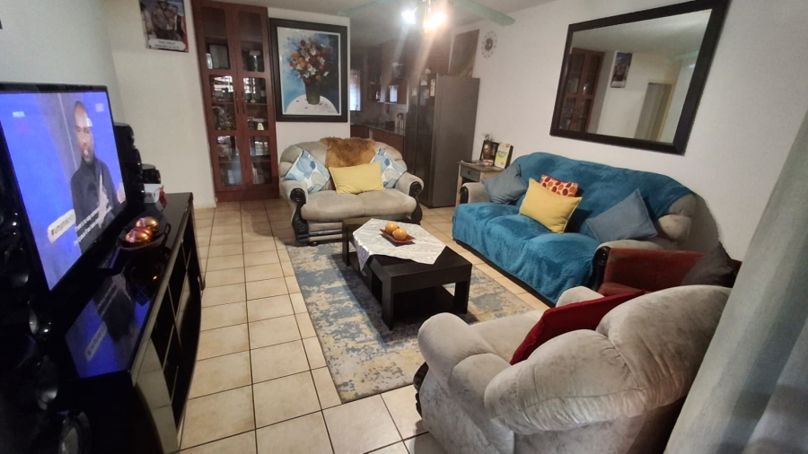 2 Bedroom Property for Sale in Doornpoort Gauteng