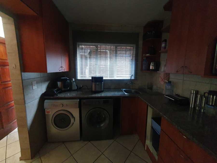 2 Bedroom Property for Sale in Doornpoort Gauteng