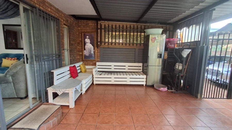 2 Bedroom Property for Sale in Doornpoort Gauteng