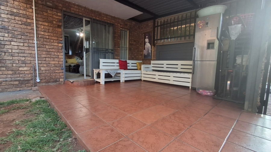 2 Bedroom Property for Sale in Doornpoort Gauteng