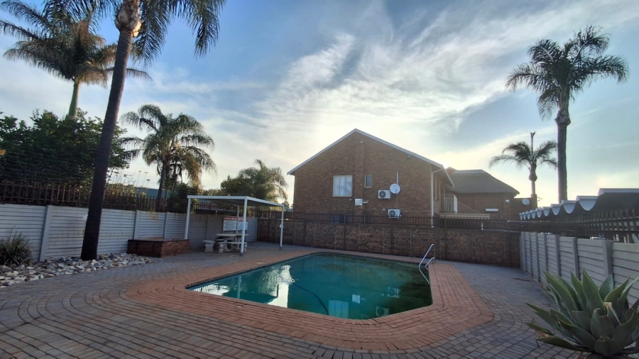 2 Bedroom Property for Sale in Doornpoort Gauteng