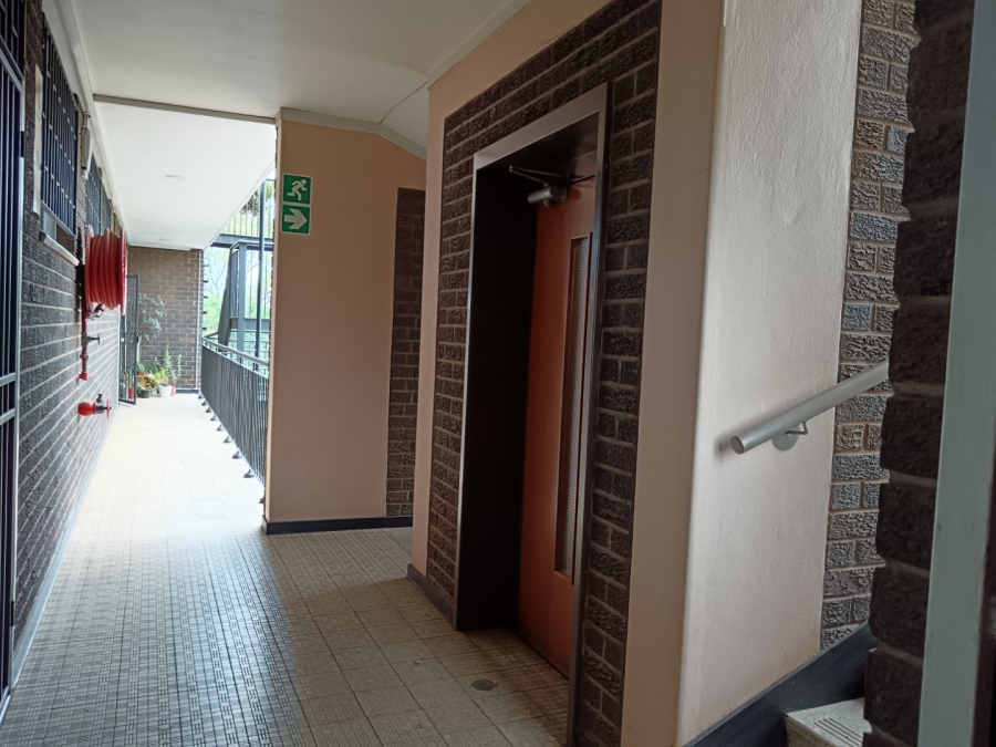 To Let 2 Bedroom Property for Rent in Groenkloof Gauteng