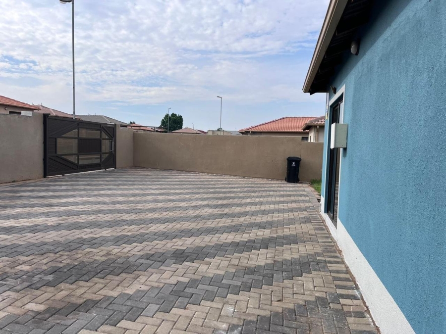 3 Bedroom Property for Sale in Delmore Park Gauteng