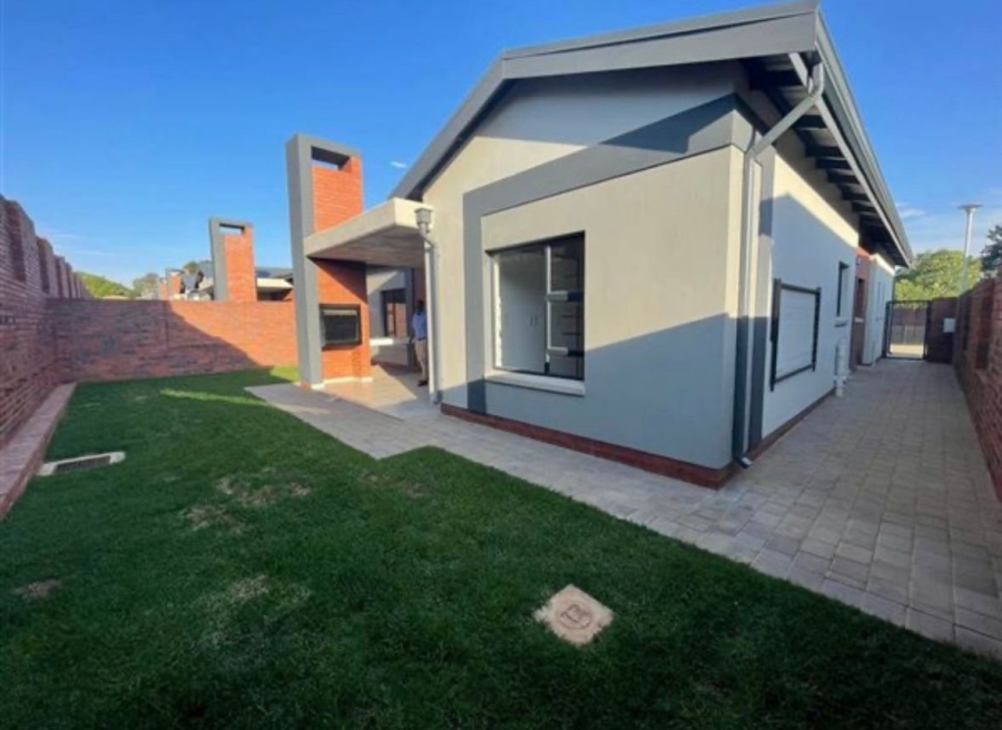 3 Bedroom Property for Sale in Vorna Valley Gauteng