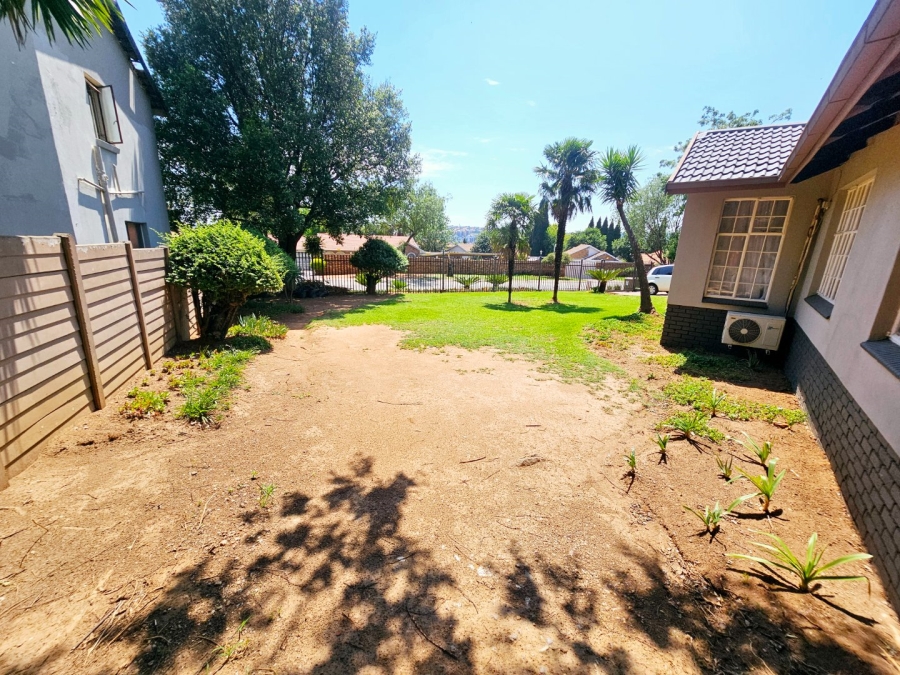 To Let 3 Bedroom Property for Rent in Heuweloord Gauteng