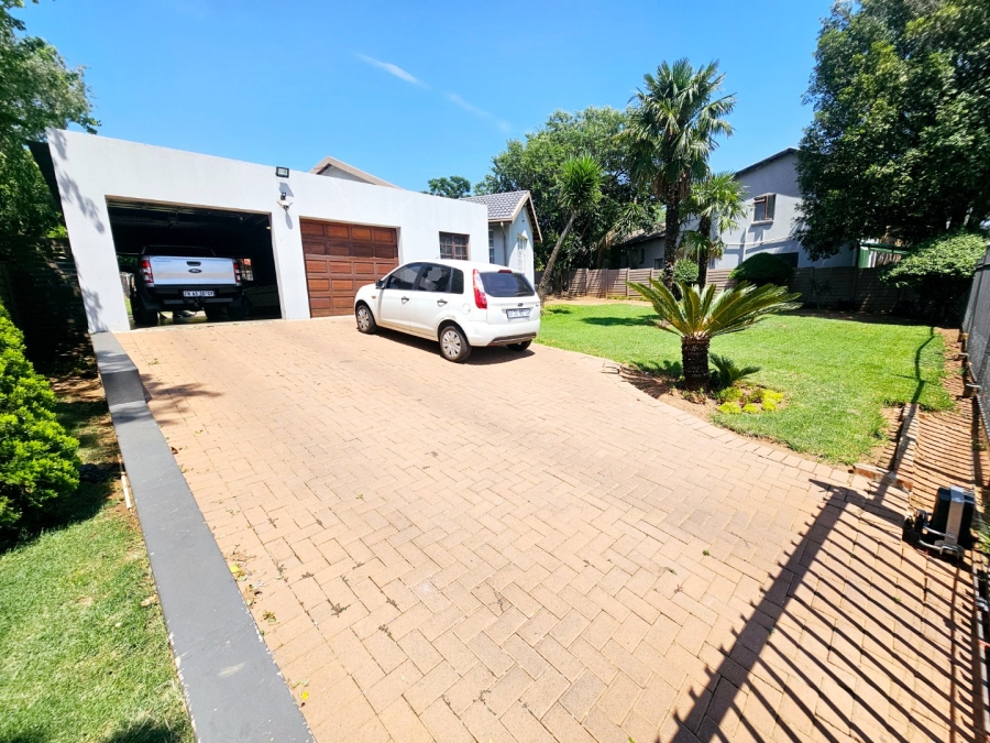 To Let 3 Bedroom Property for Rent in Heuweloord Gauteng