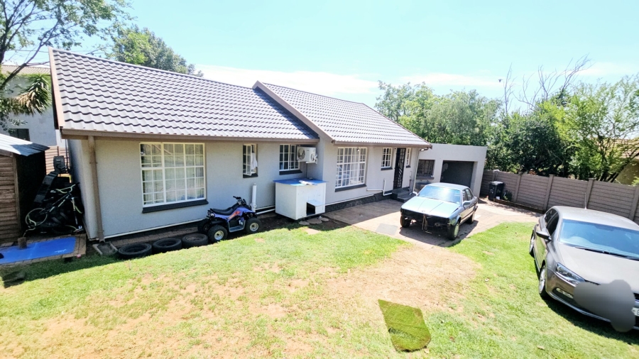 To Let 3 Bedroom Property for Rent in Heuweloord Gauteng