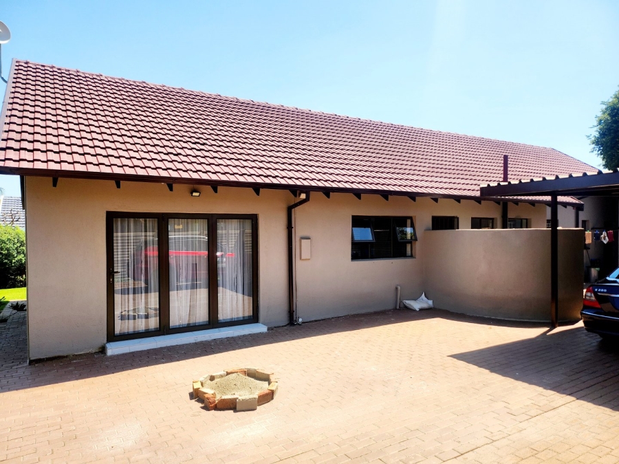 3 Bedroom Property for Sale in Dorandia Gauteng