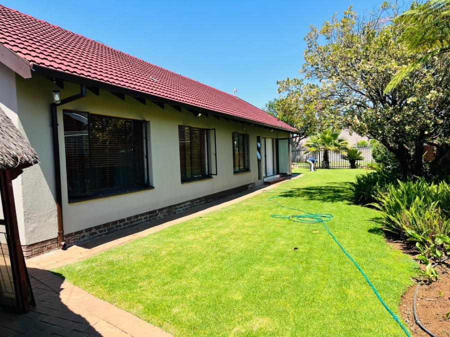 3 Bedroom Property for Sale in Dorandia Gauteng