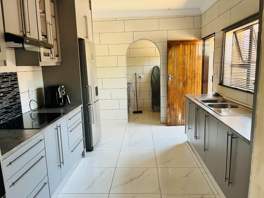 3 Bedroom Property for Sale in Dorandia Gauteng