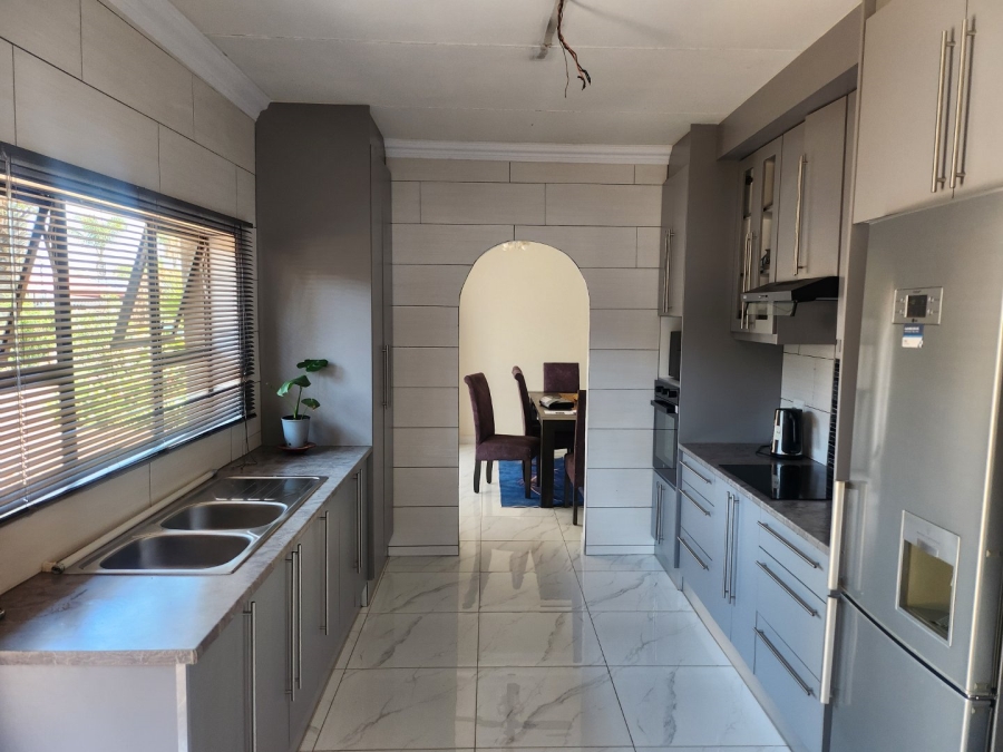 3 Bedroom Property for Sale in Dorandia Gauteng