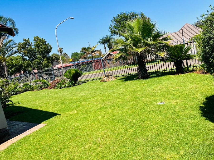 3 Bedroom Property for Sale in Dorandia Gauteng