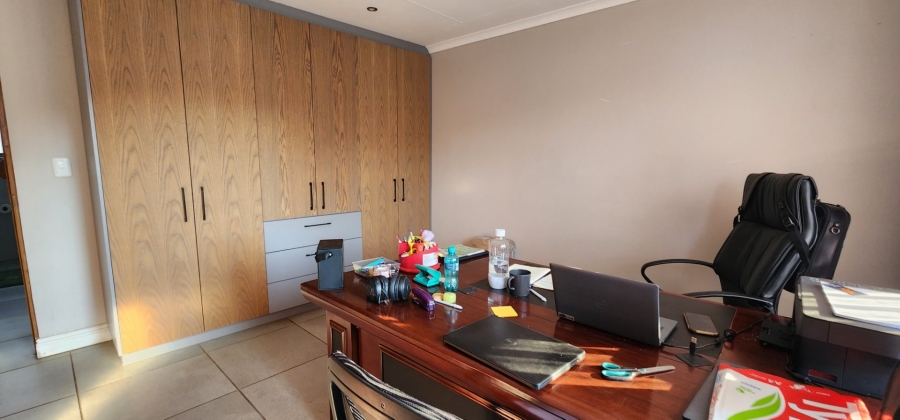 4 Bedroom Property for Sale in Alberante Gauteng