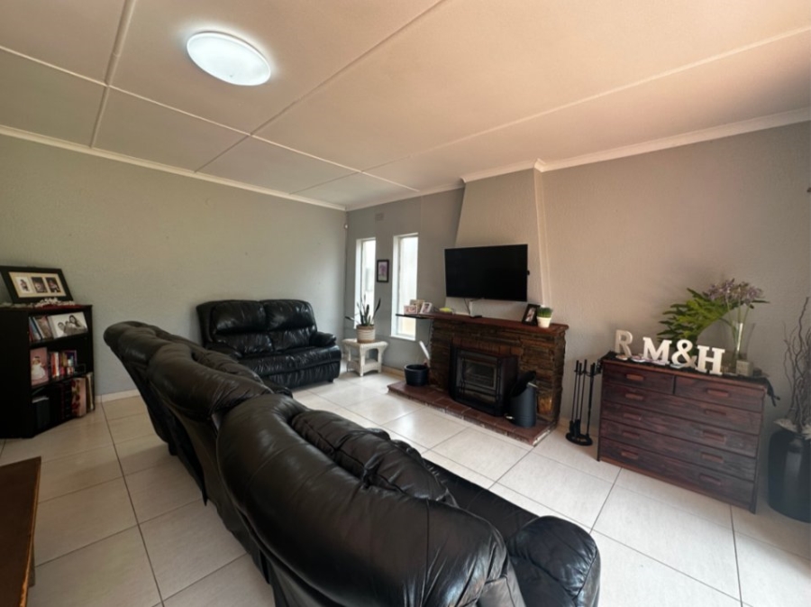 3 Bedroom Property for Sale in Highway Gardens Gauteng