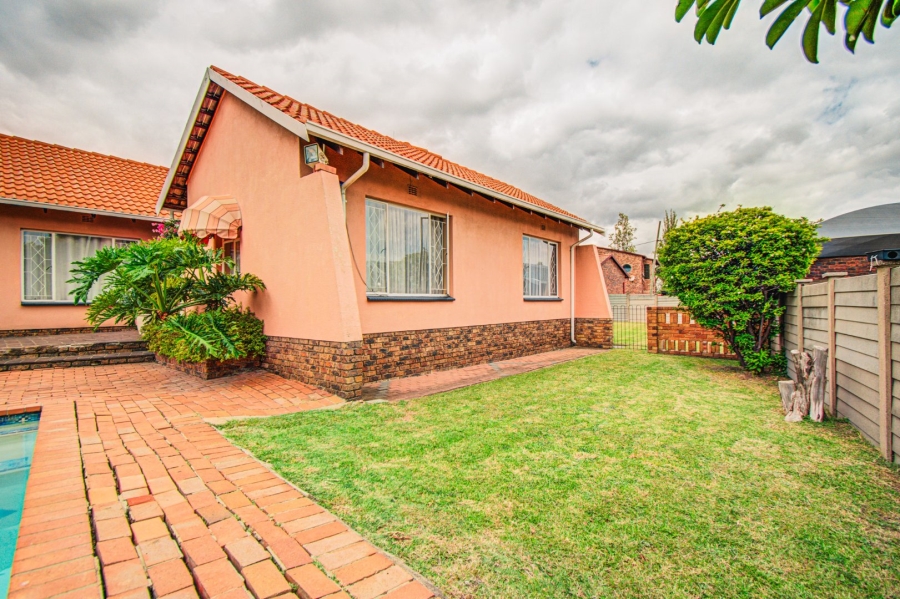 4 Bedroom Property for Sale in Isandovale Gauteng