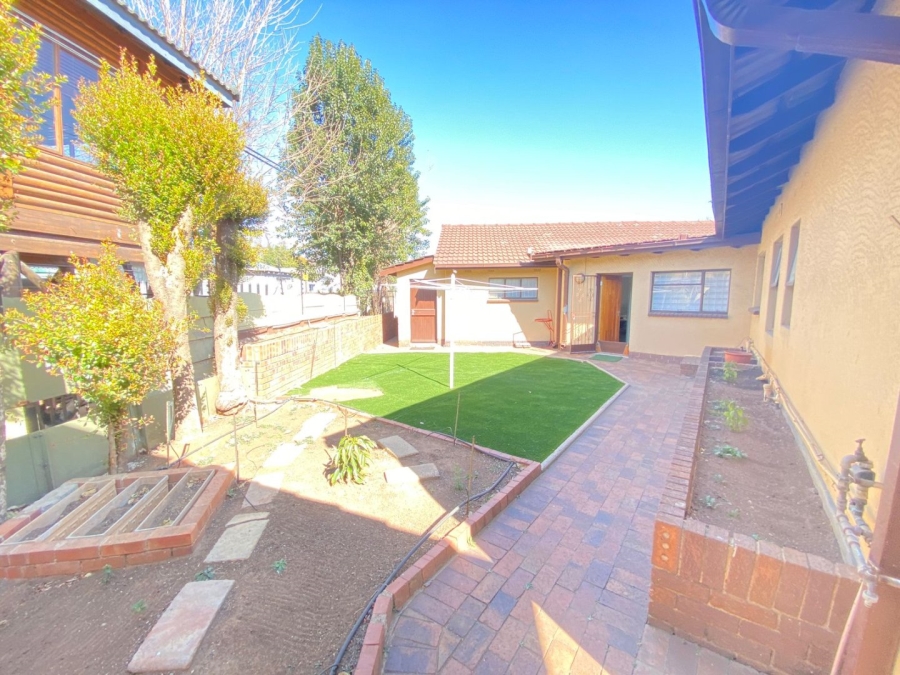 3 Bedroom Property for Sale in Buurendal Gauteng