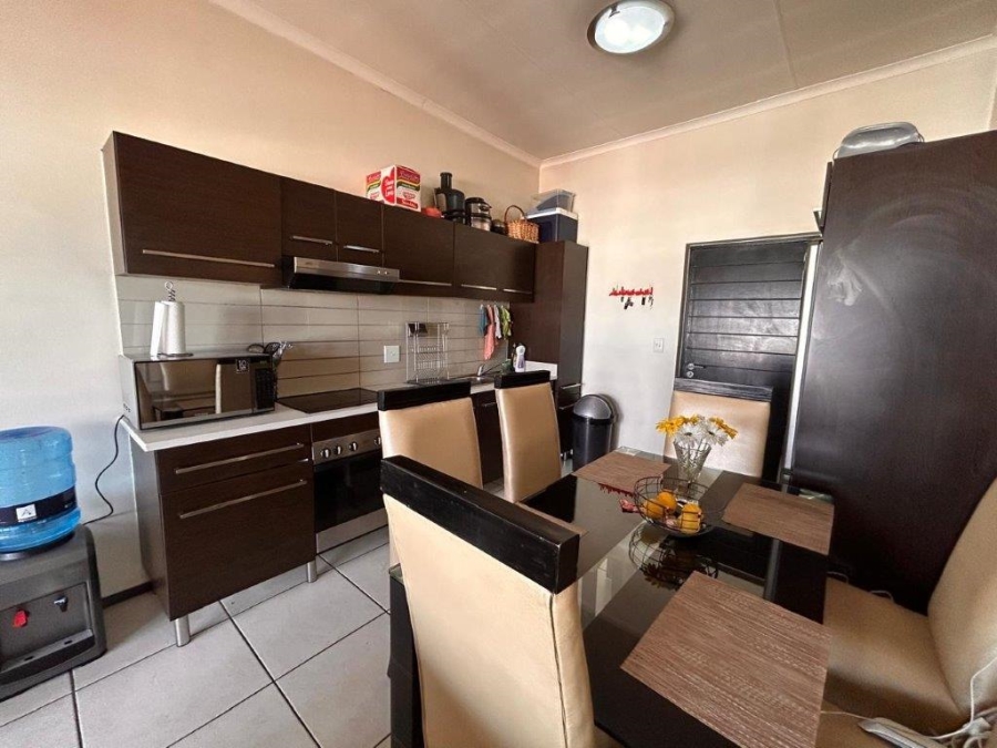 2 Bedroom Property for Sale in Greenstone Hill Gauteng