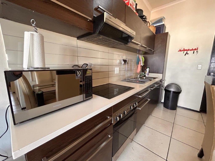 2 Bedroom Property for Sale in Greenstone Hill Gauteng