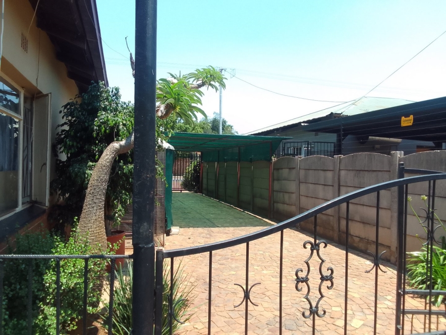 3 Bedroom Property for Sale in Jan Niemand Park Gauteng