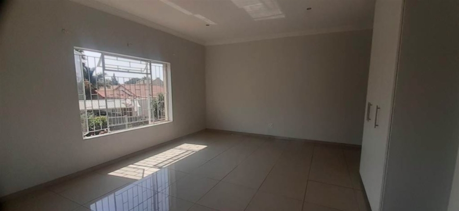 To Let 5 Bedroom Property for Rent in Heuweloord Gauteng