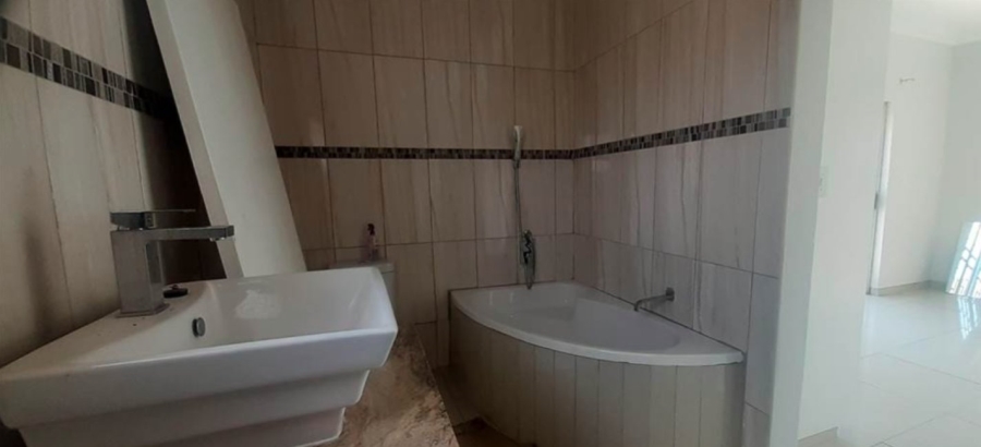 To Let 5 Bedroom Property for Rent in Heuweloord Gauteng