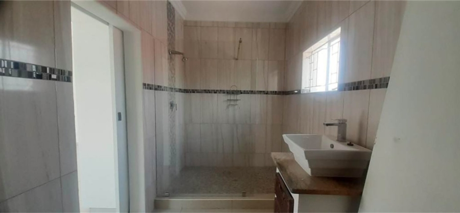 To Let 5 Bedroom Property for Rent in Heuweloord Gauteng