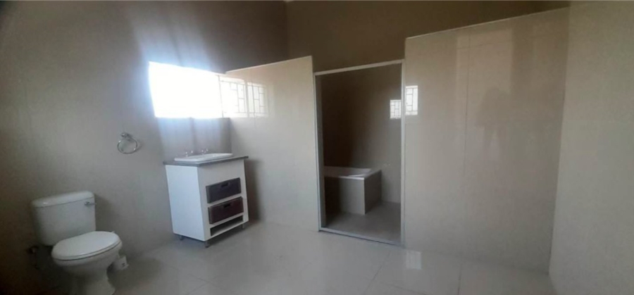 To Let 5 Bedroom Property for Rent in Heuweloord Gauteng