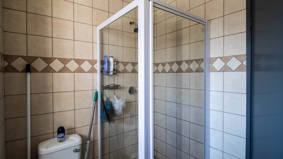 To Let 1 Bedroom Property for Rent in Noordwyk Gauteng