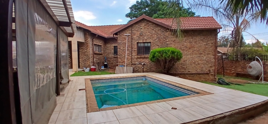 3 Bedroom Property for Sale in Heuweloord Gauteng