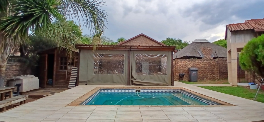 3 Bedroom Property for Sale in Heuweloord Gauteng