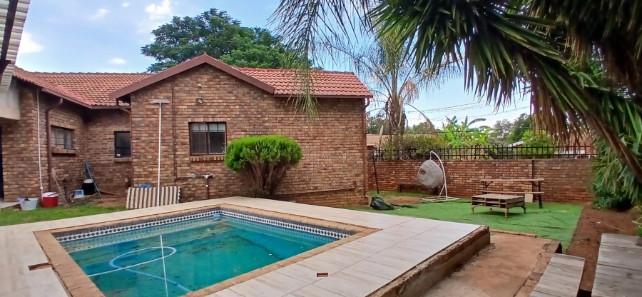 3 Bedroom Property for Sale in Heuweloord Gauteng