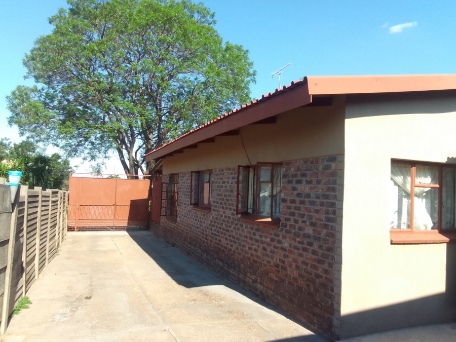 3 Bedroom Property for Sale in Jan Niemand Park Gauteng