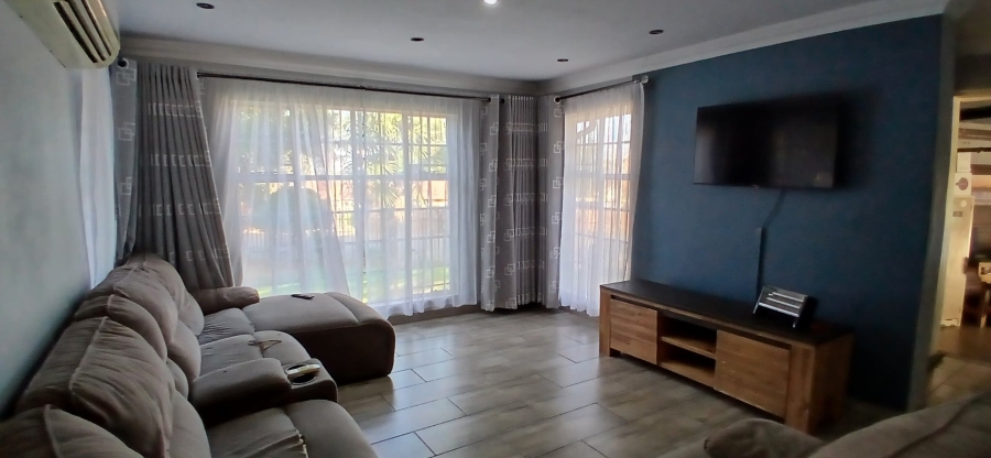 To Let 3 Bedroom Property for Rent in Heuweloord Gauteng