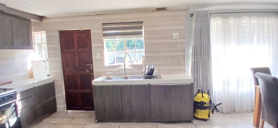 To Let 3 Bedroom Property for Rent in Heuweloord Gauteng