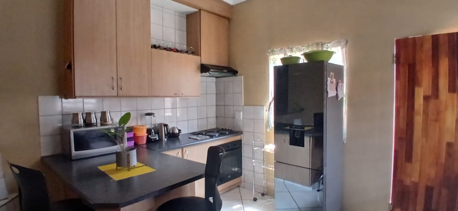 6 Bedroom Property for Sale in Heuweloord Gauteng