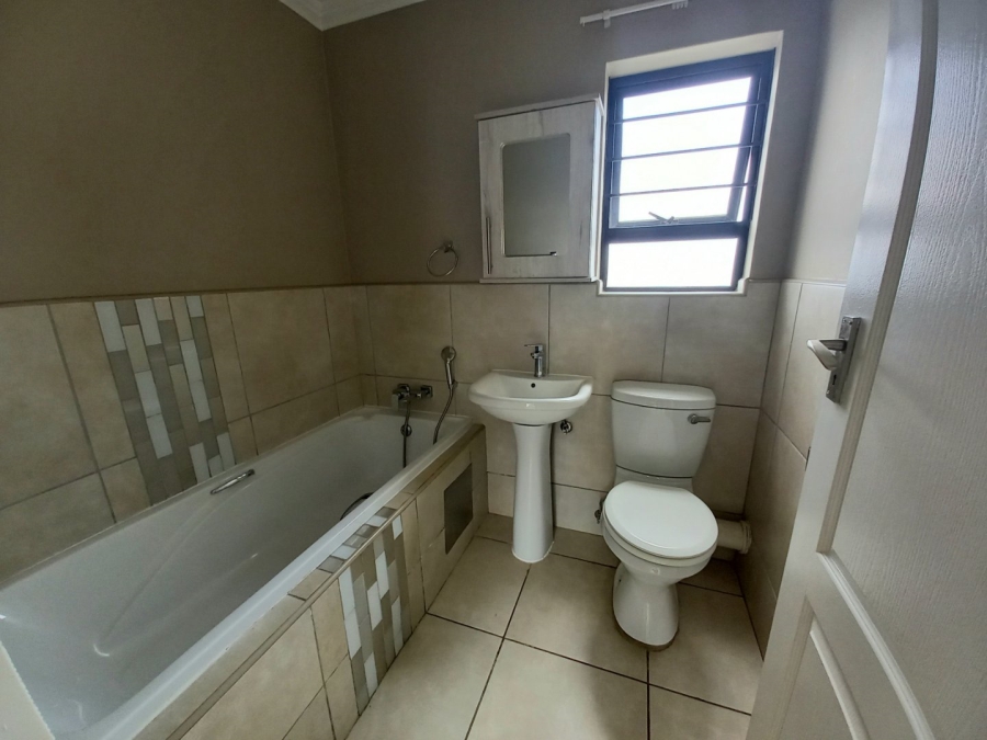 2 Bedroom Property for Sale in Amberfield Gauteng