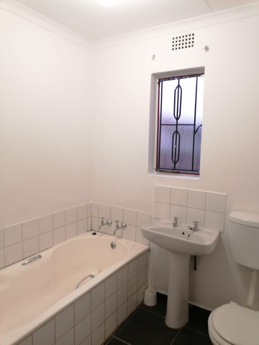 To Let  Bedroom Property for Rent in Chloorkop Gauteng