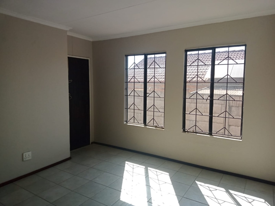  Bedroom Property for Sale in Olievenhoutbosch Gauteng