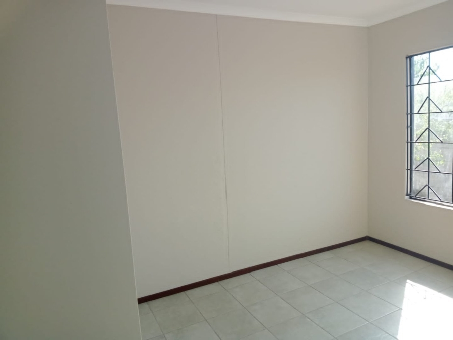  Bedroom Property for Sale in Olievenhoutbosch Gauteng